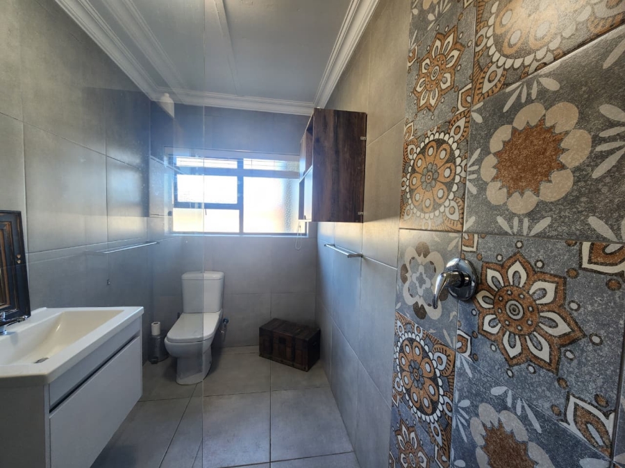 4 Bedroom Property for Sale in Blanco Western Cape